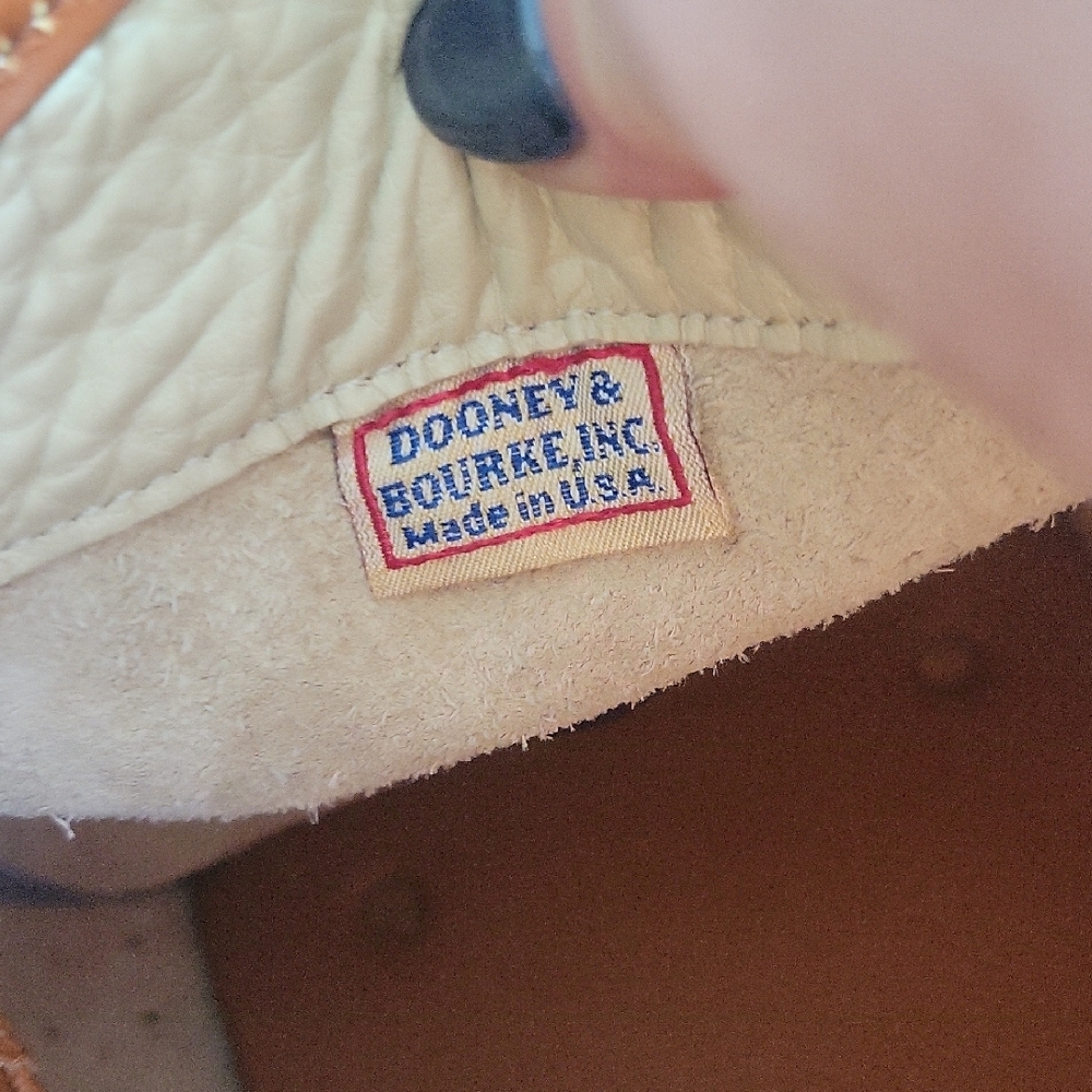 Dooney & Bourke-style Cream and Tan Leather Satchel Dr Bag - Picture 11 of 16